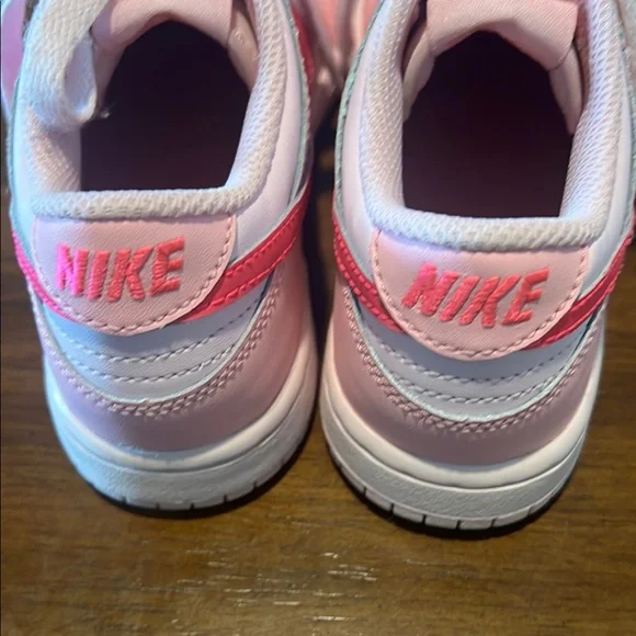 Girls Nike Triple Pink Dunks - Picture 4 of 7